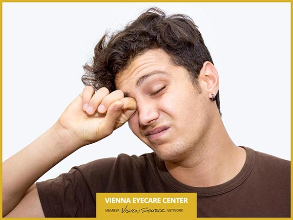 What Should You Do If You Have a Scratched Eye?