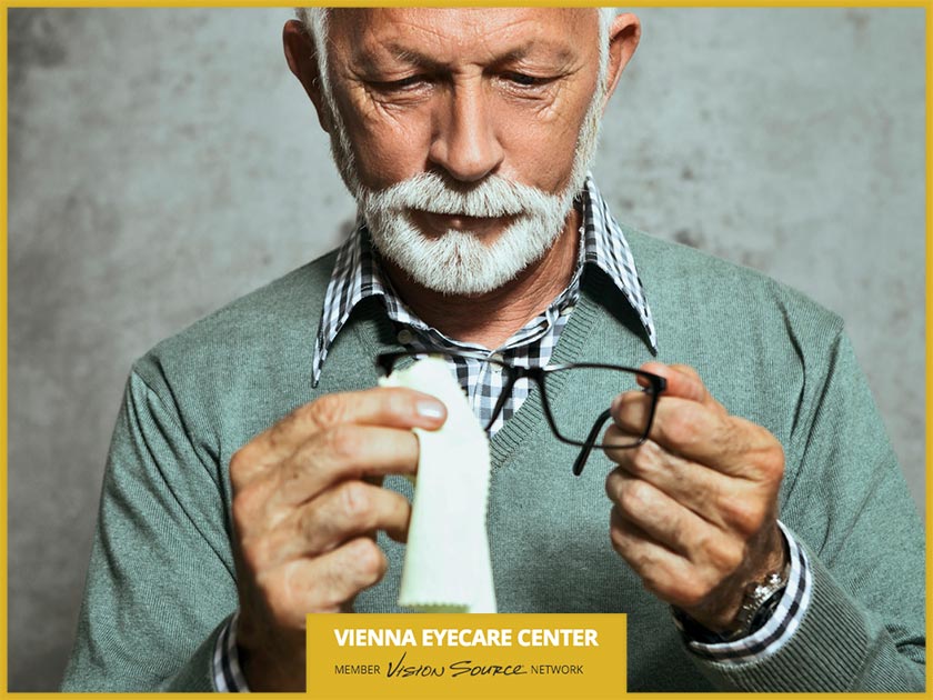 3 Easy Ways to Take Care of Your Eyeglasses