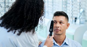 Should You Remove Contact Lenses Before an Eye Exam?